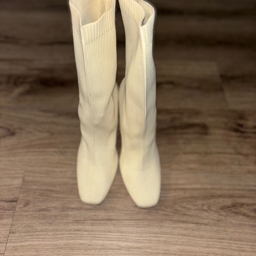 Cream Heeled Boots with Suede Texture and Side Zipper